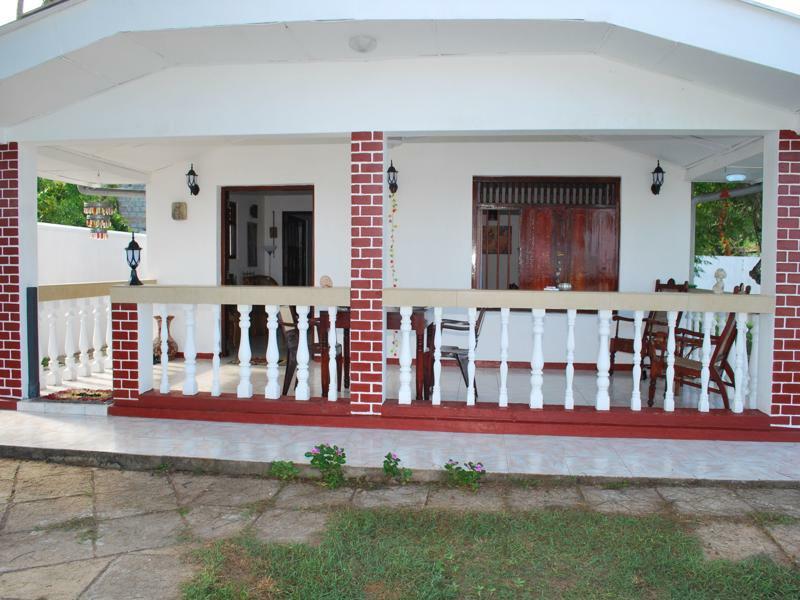 Beach House Mirissa Exterior photo