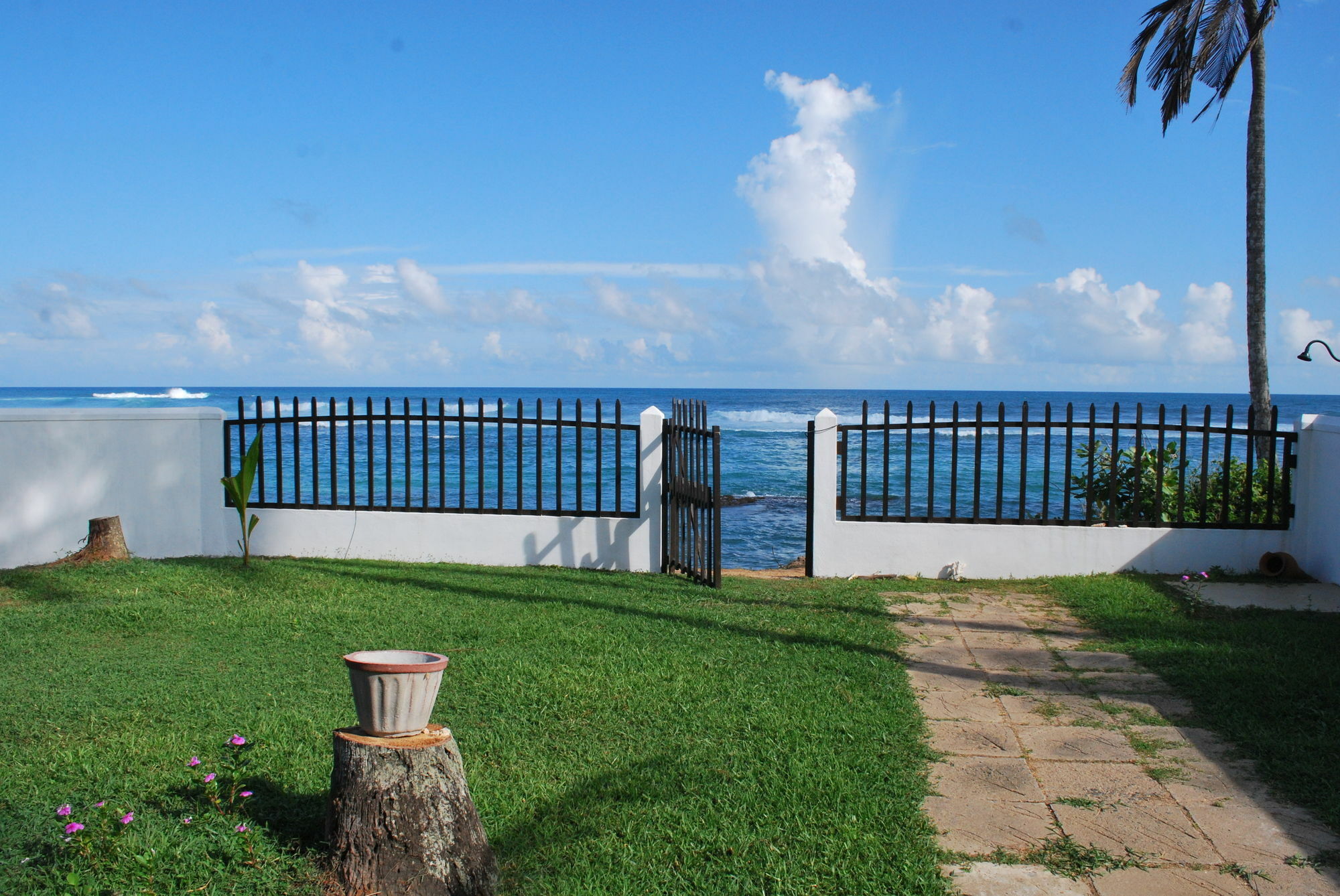 Beach House Mirissa Exterior photo